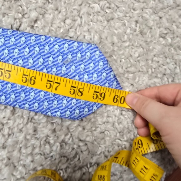 Vineyard Vines Neck Tie Blue Tuna Fish 100% Silk USA Made READ - Picture 6 of 7